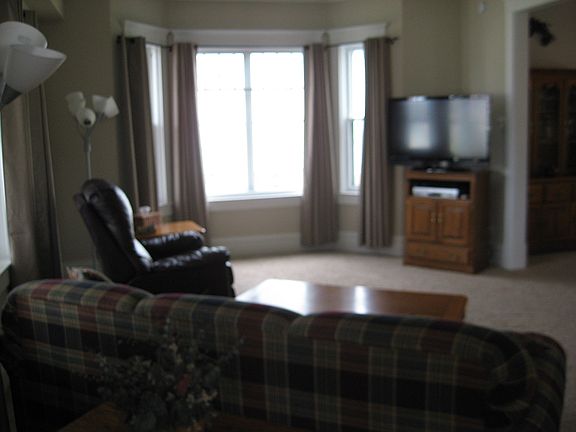 2nd image of 121 Phelps St E