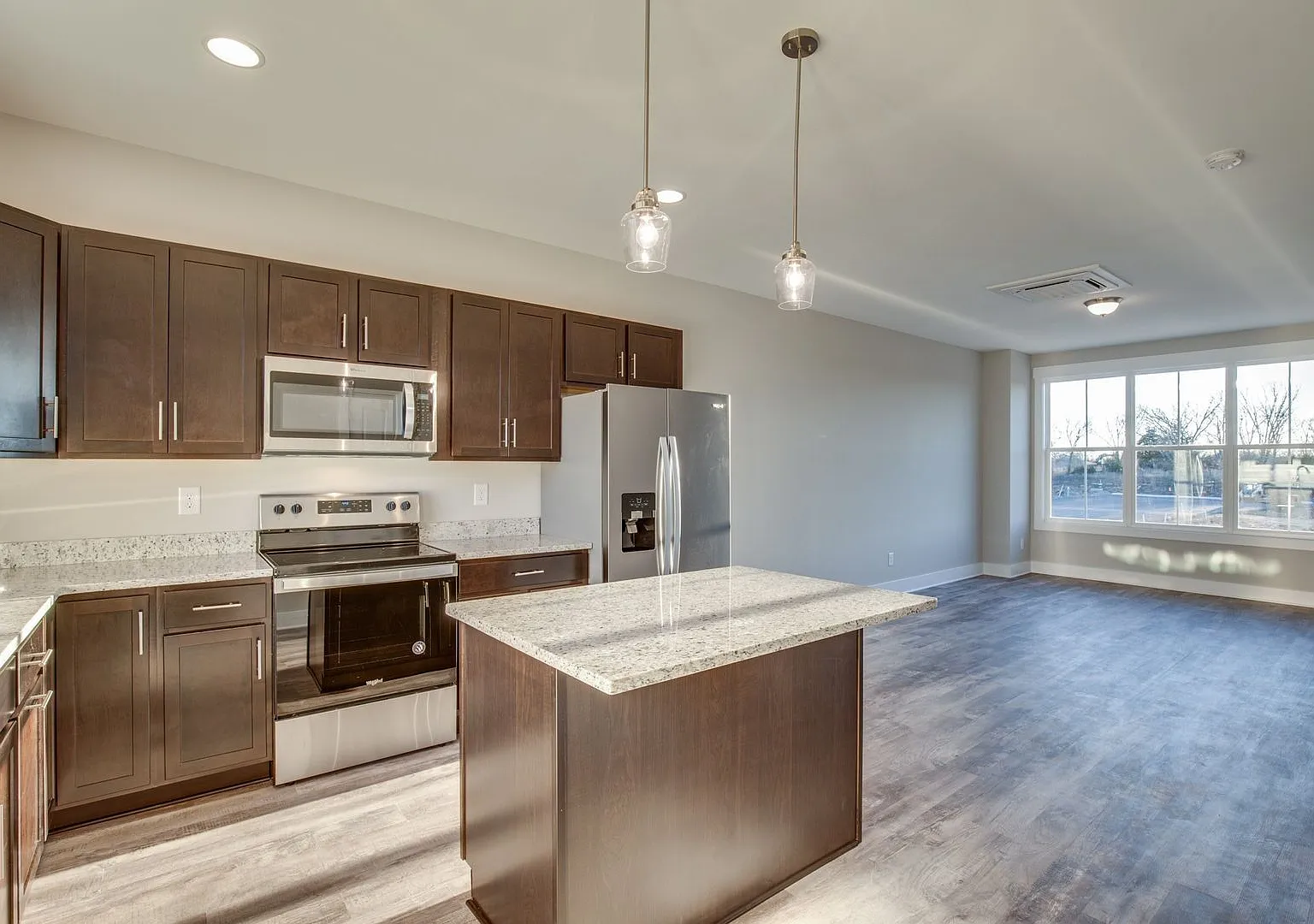 Townhome For Lease — Photo 2