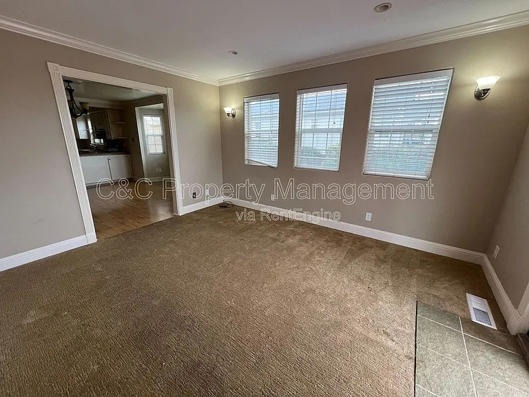 250 Monroe St #1 — Photo 6