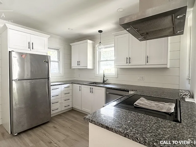 211 Emerson Ave #1 — Photo 2