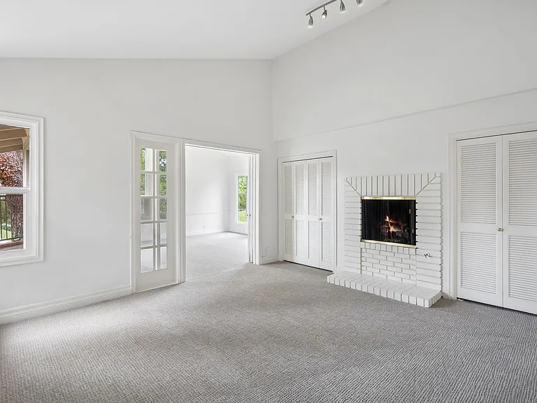 17 Pinehurst Ln — Photo 5