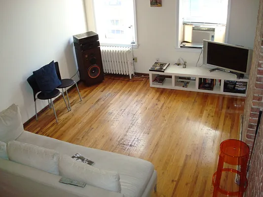 Rented by City Connections Realty | media 100