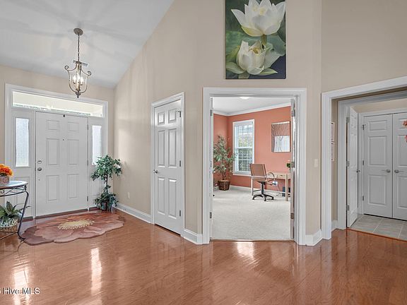 3rd image of 3095 Woodbend Court