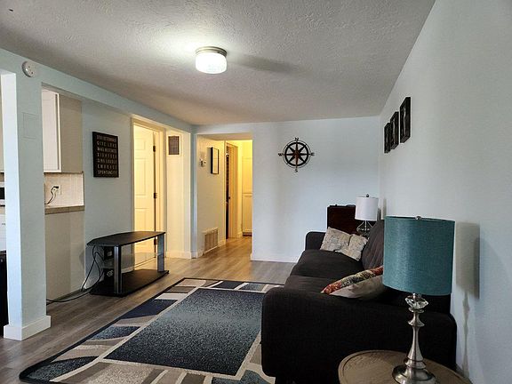 3rd image of 103 S Columbus St