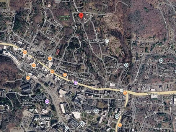368 Westbrook Dr #B, Boone, NC 28607