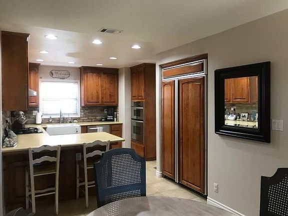 3rd image of 3272 Fair Oaks Dr