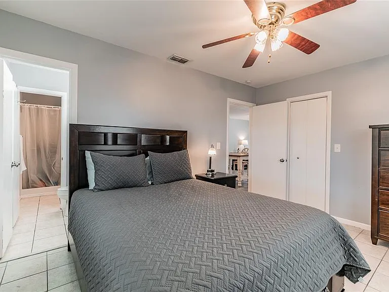 3611 W Anderson Ave — Photo 23