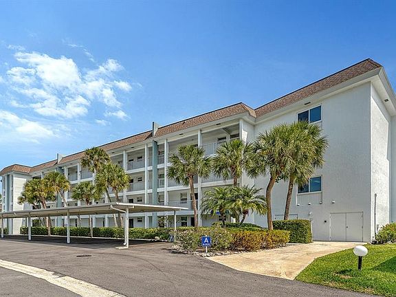 5th image of 605 Sutton Pl APT 201