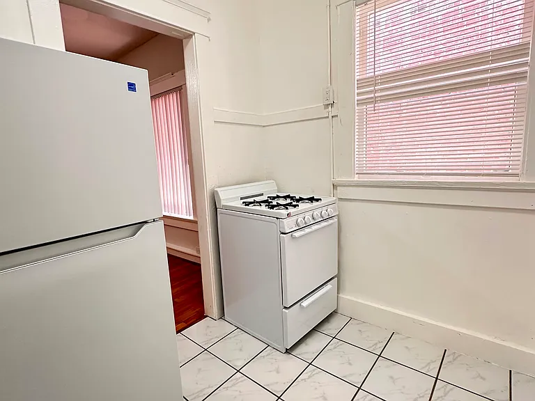 1325 Hope Street — Photo 3