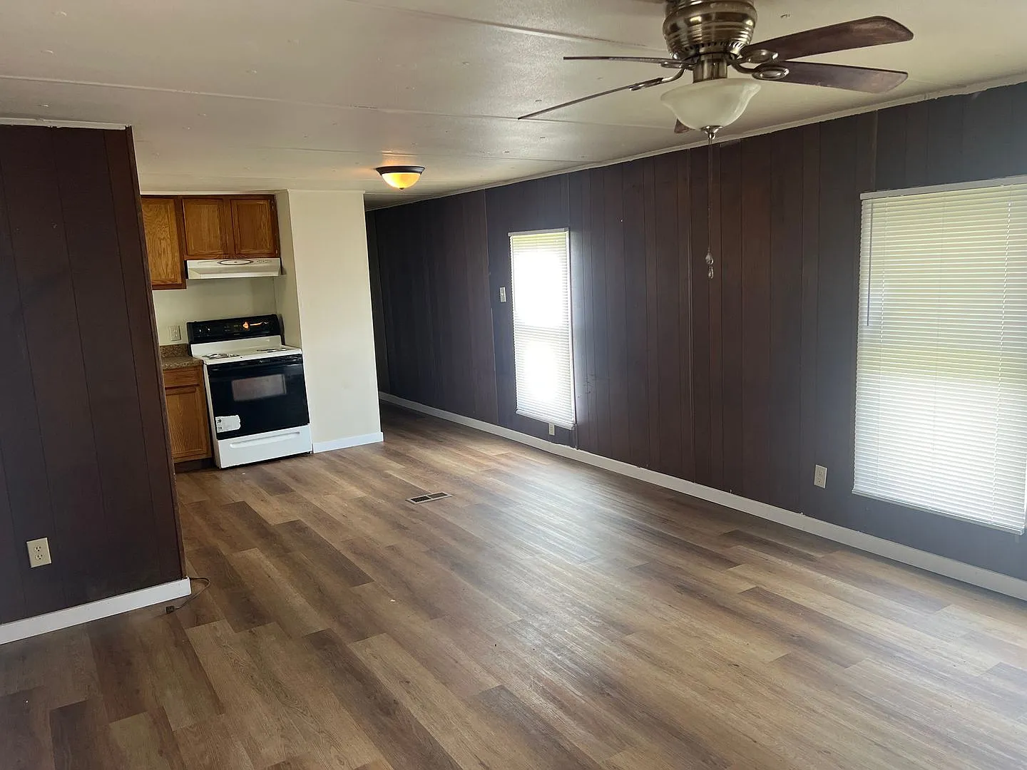 Beautifully Updated 3 bedroom 2 bath home — Photo 2
