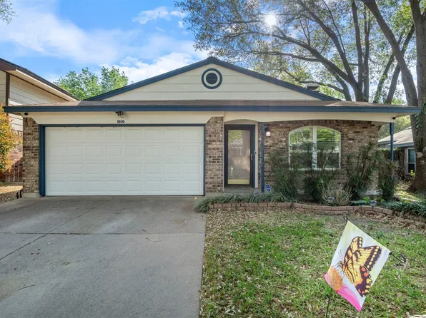 1010 Blue Jay Dr, Mansfield, TX 76063