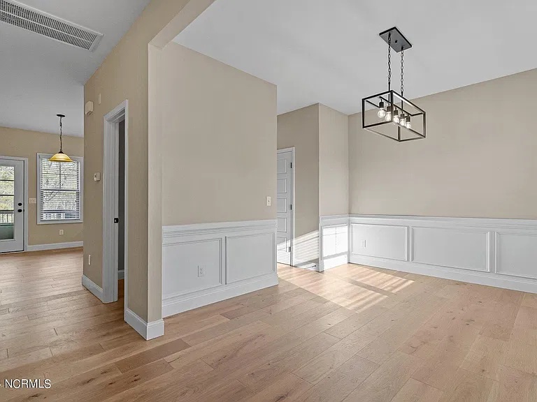 204 Sandy Springs Rd — Photo 7