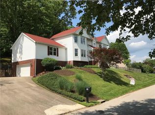 18 Carriage Rd, Charleston, WV 25314