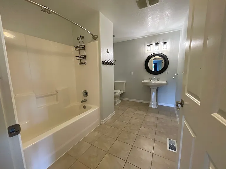 228 Winchester Creek Ave — Photo 44