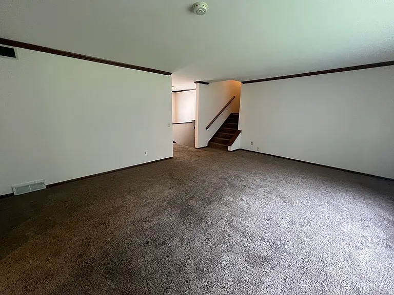 7313 Farmington Way — Photo 2