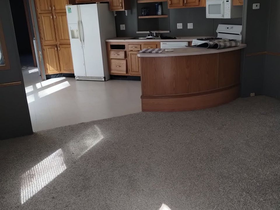 2nd image of 336 N All Seasons St #13