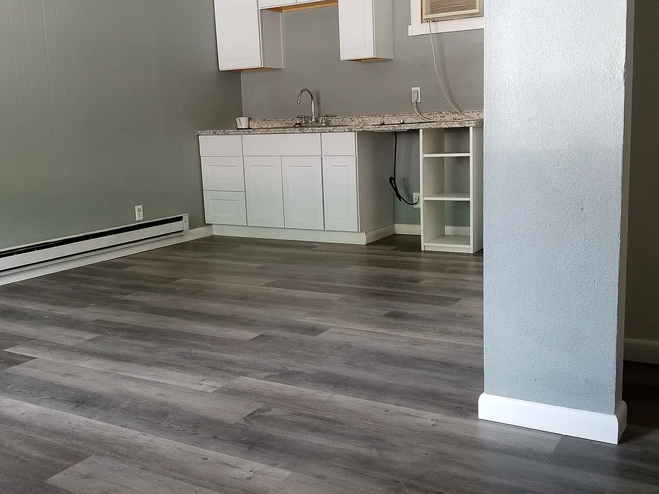 8th Ave Apartments