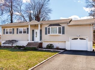 29 Long Acres Rd, Fairfield, NJ 07004