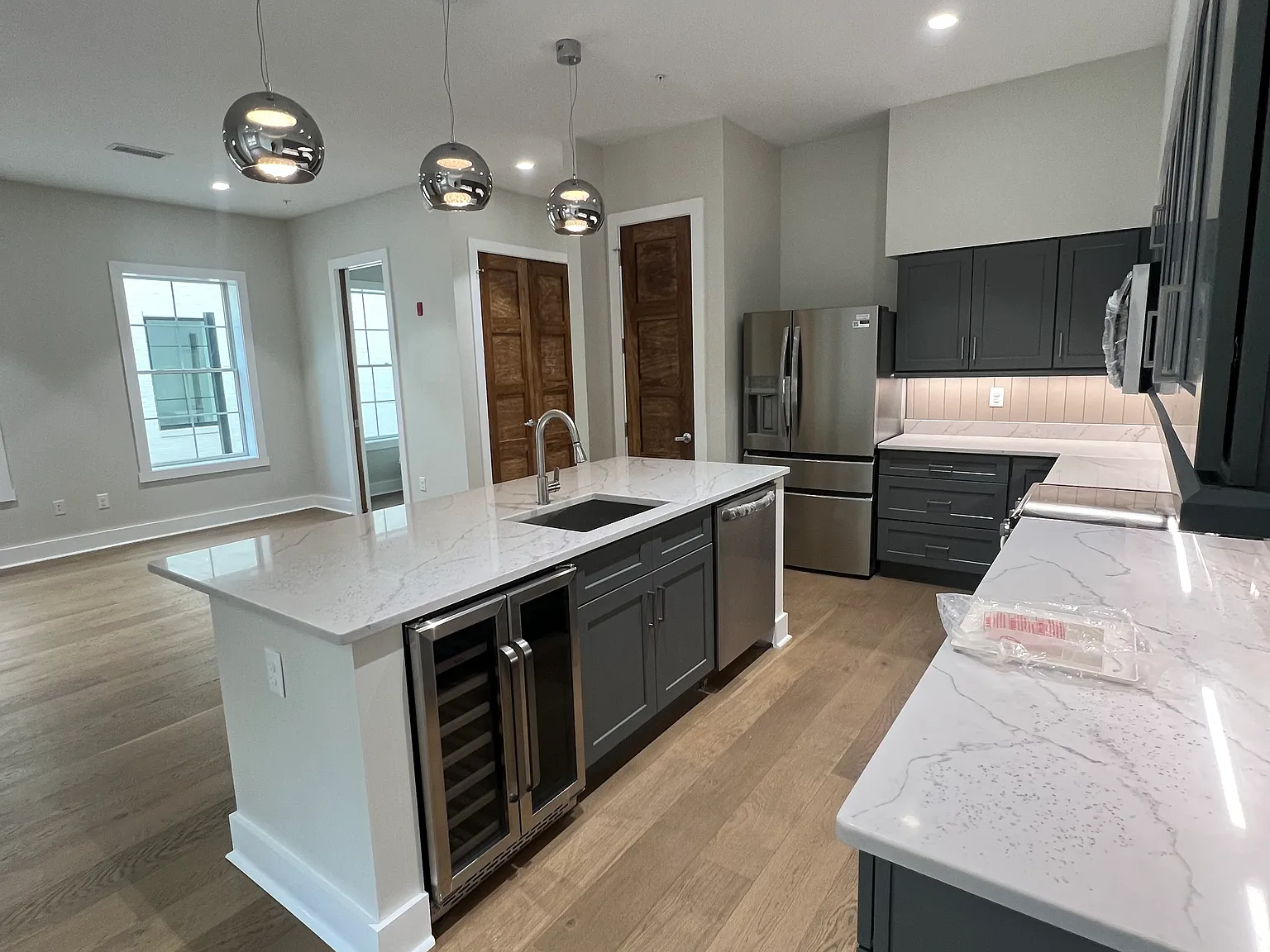 2 bed, 2.5 bath, 2000 sqft, $2,500 — Photo 3