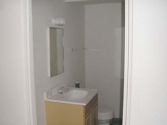 3rd image of 5420 W Myrtle Ave