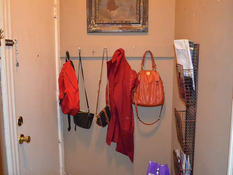 Foyer. Comes unfurnished.