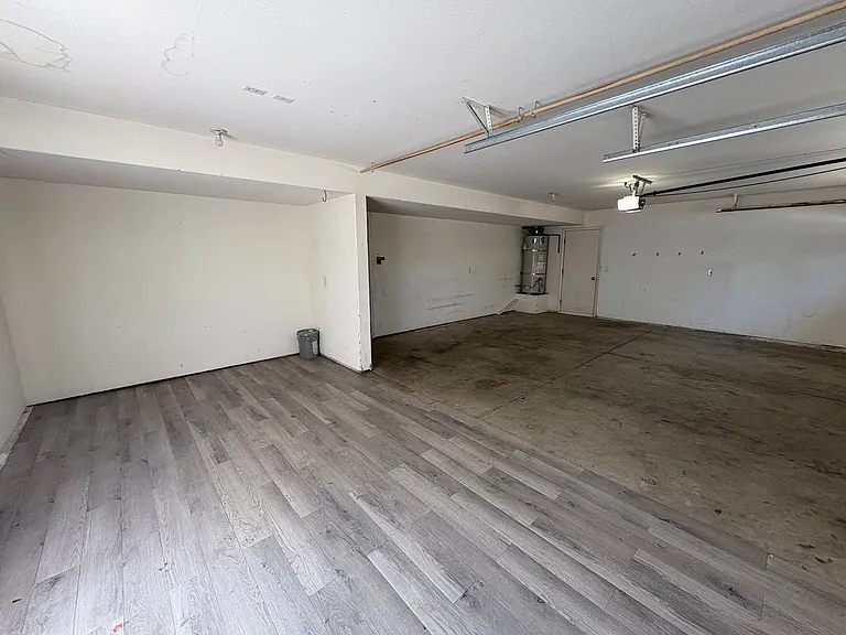 703 W Russell Ave — Photo 5
