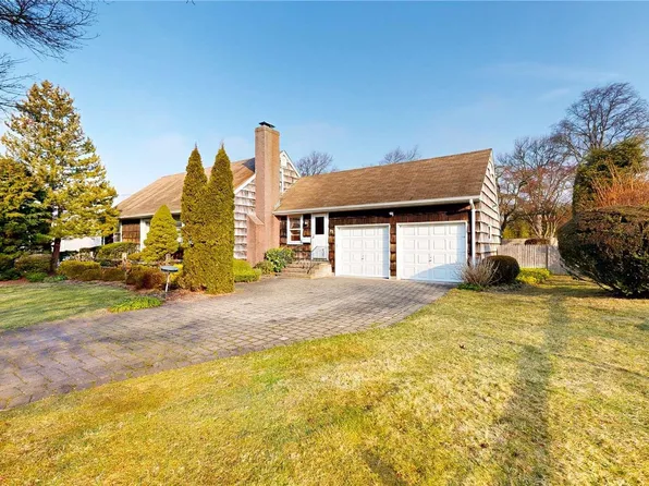 53 Raymond Street, Islip, NY 11751