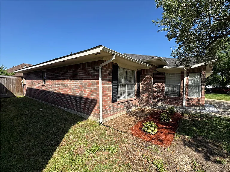 12435 Chalmette St — Photo 6