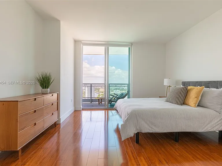 90 SW 3rd St #3806 — Photo 8