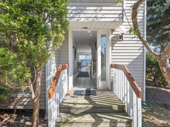 8 Deepwater Way image 3 of 23