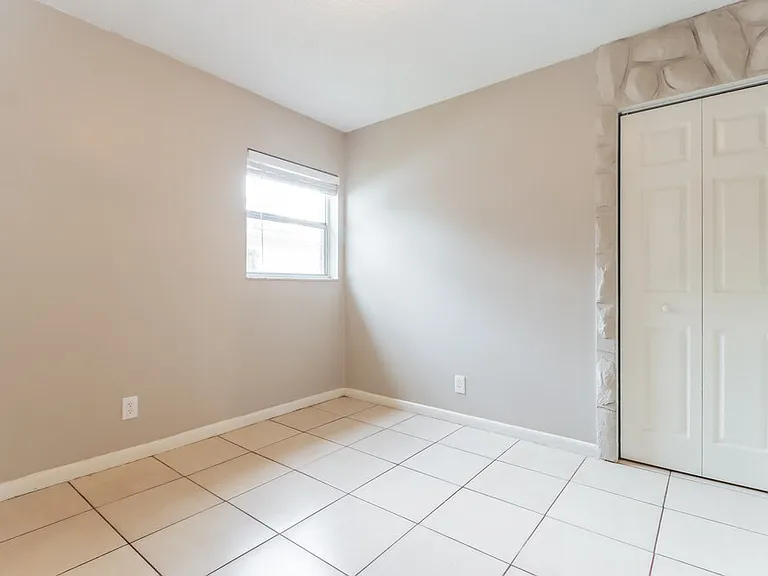 3207 E 24th Ave — Photo 12