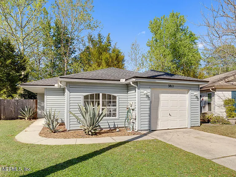 3811 Autumn Leaf Ct — Photo 1