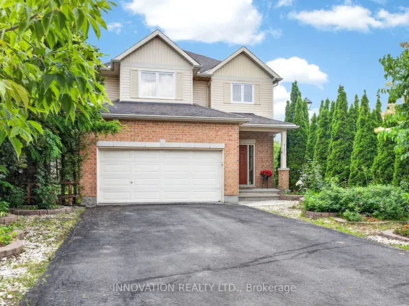 160 Hillman Marsh Way, Ottawa, ON K1T 0A8