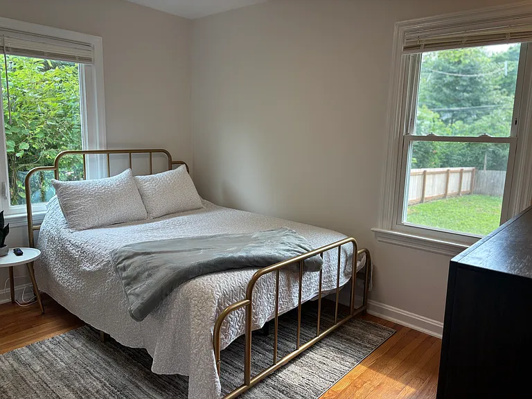 828 Selma Ave — Photo 9