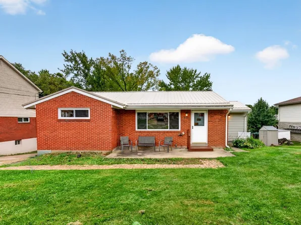208 Burch Dr, Coraopolis, PA 15108