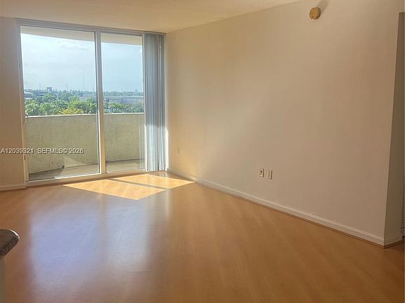 5th image of 19501 W Country Club Dr APT 611