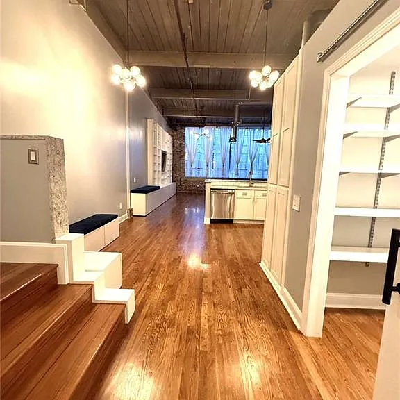 210 Walker St SW #8 — Photo 2