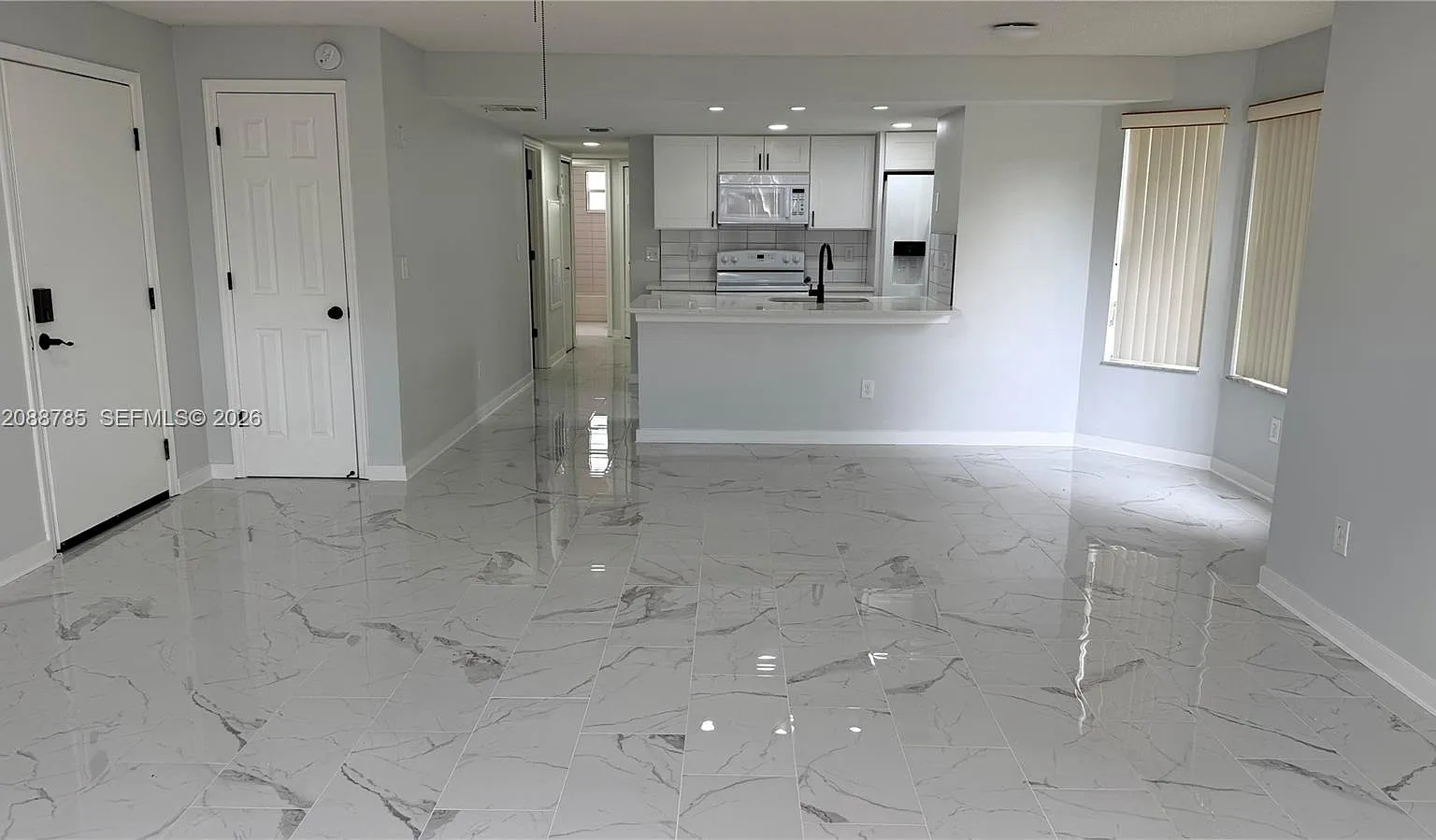 Royal Palm Bay Condo — Photo 3