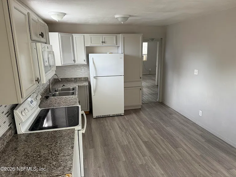 5659 Ansley St — Photo 3