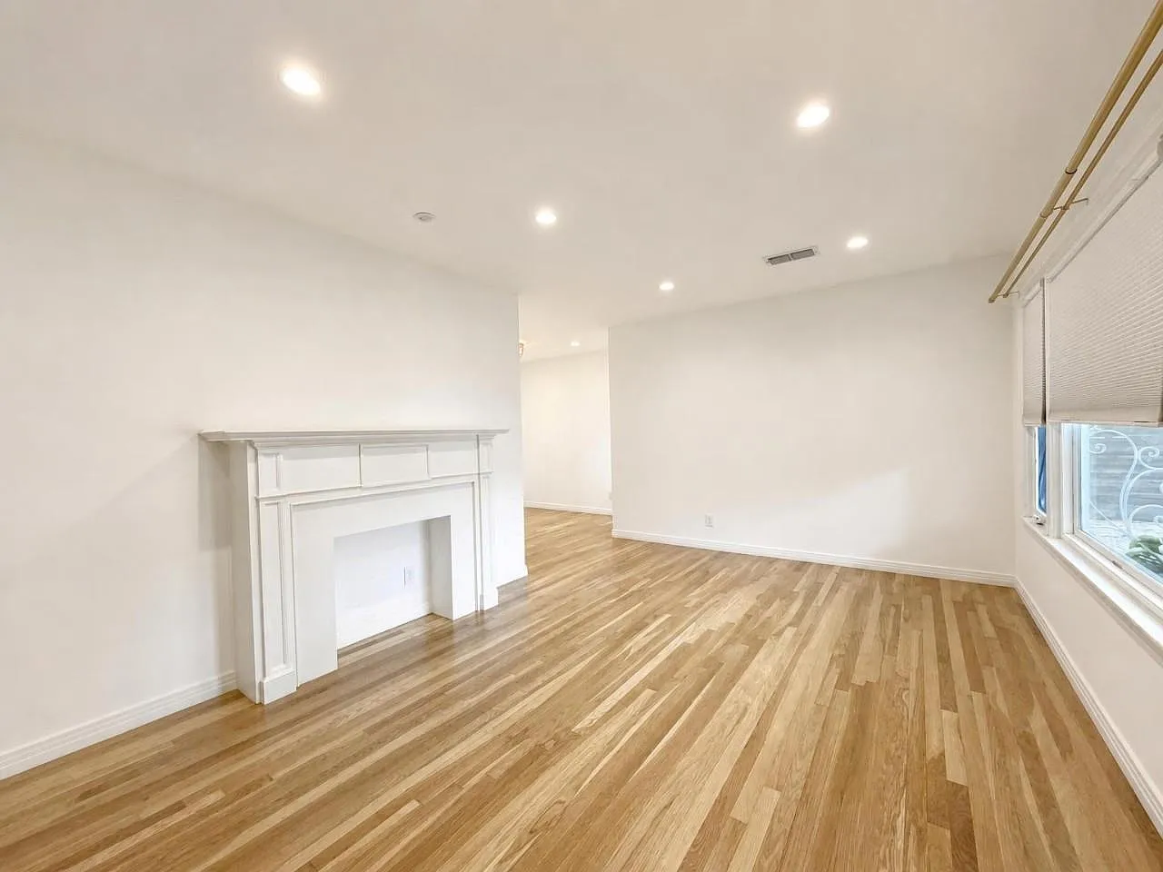 2 bed, 1.0 bath, 1056 sqft, $2,650 — Photo 4
