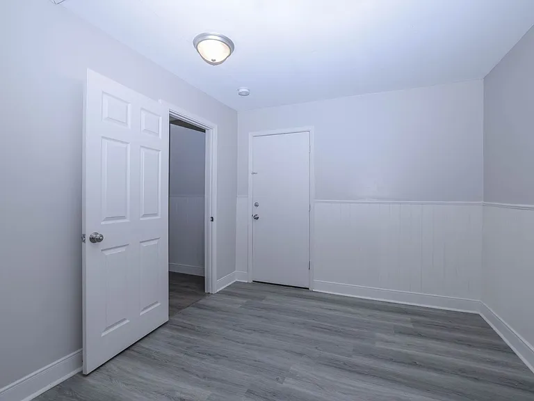 9834 Denning Dr — Photo 17