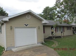 1002 W 7th St, West Plains, MO 65775