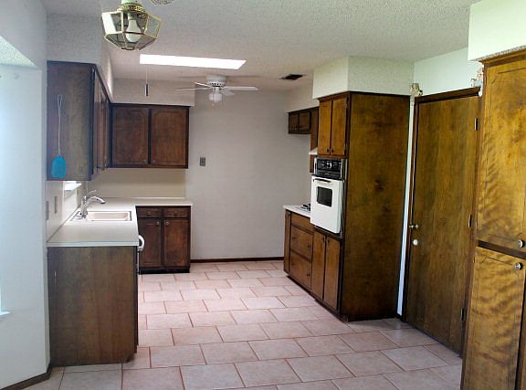 2nd image of 8715 Lamar Ave