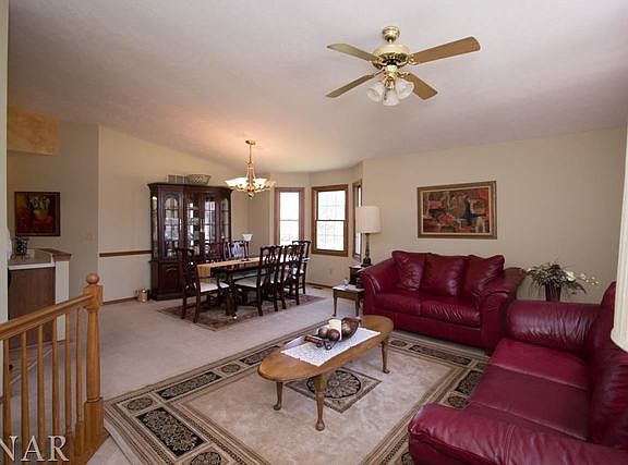 3rd image of 1921 N Berkshire Gardens Cc Ln