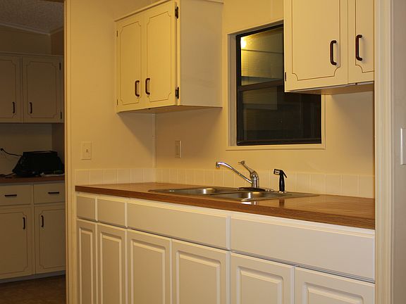 3rd image of 429 Marlin Cir