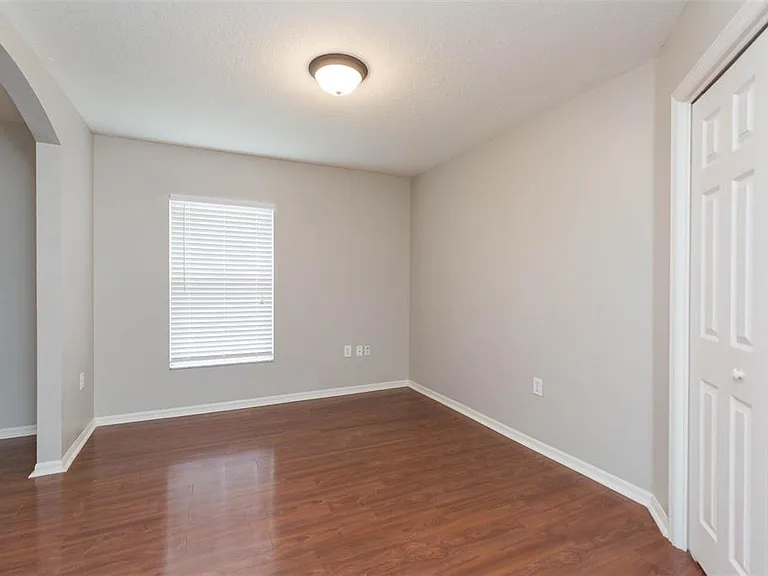 4550 Roundview Ct — Photo 16