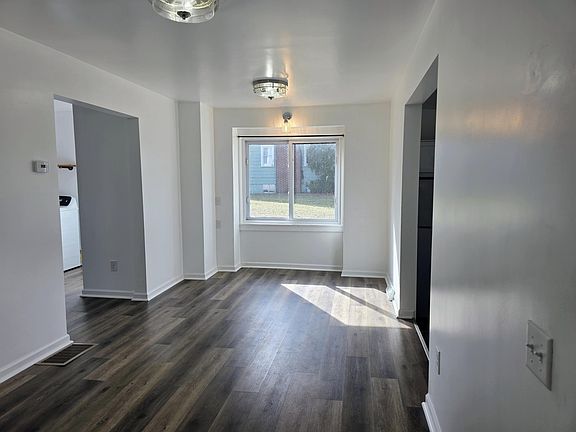 4th image of 313 Saint Joseph St