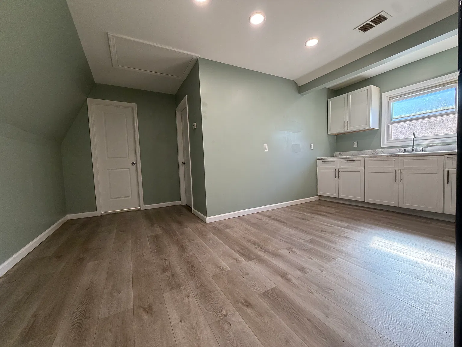 2 bed, 750 sqft, $1,750 — Photo 4