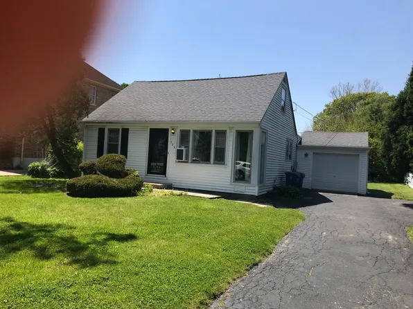 726 N Emroy Ave, Elmhurst, IL 60126