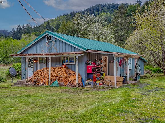 5th image of 61565 Fairview Rd